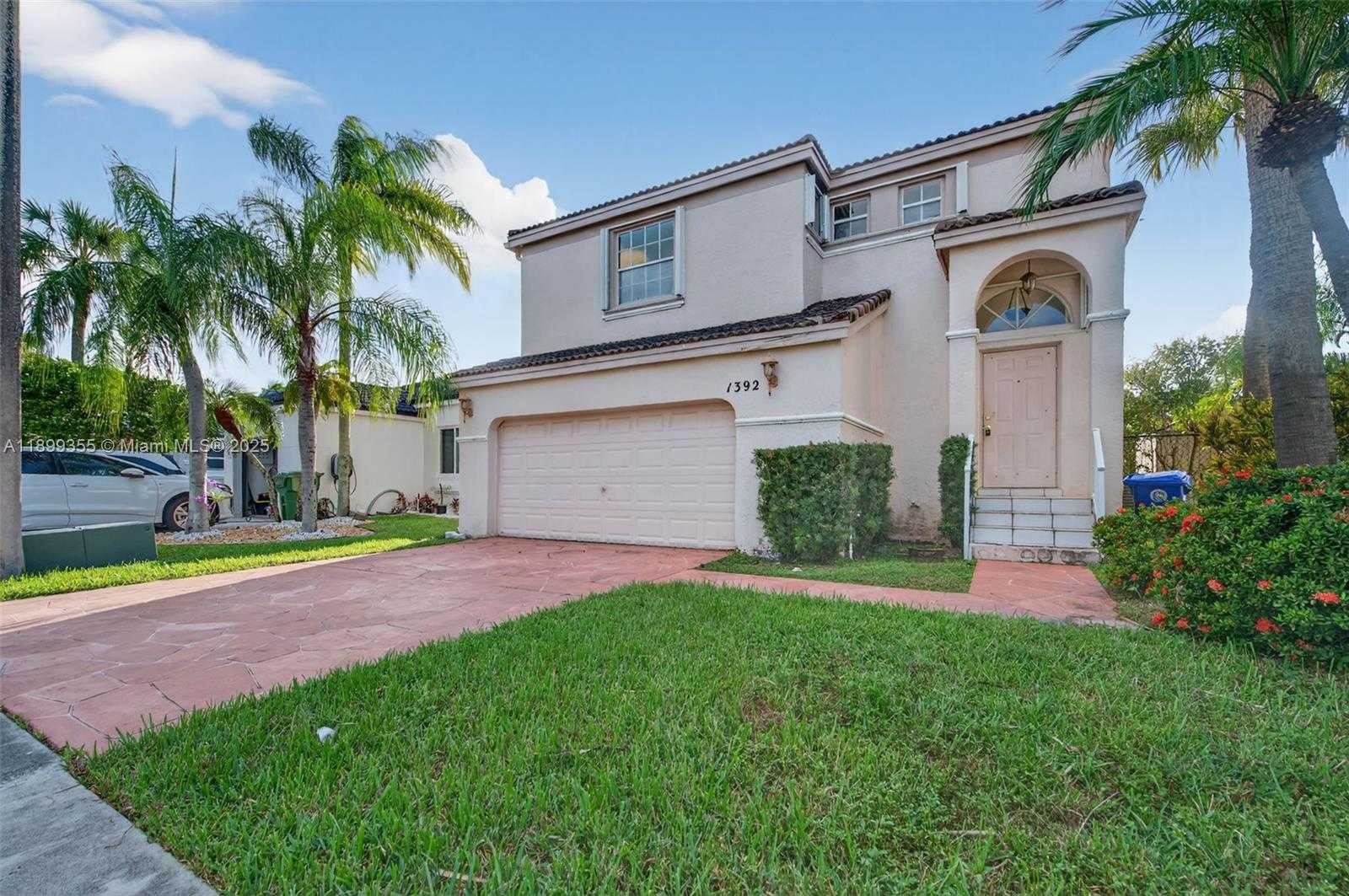 Small Image of 1392 NORTH WEST 159TH LN, Pembroke Pines Number 2