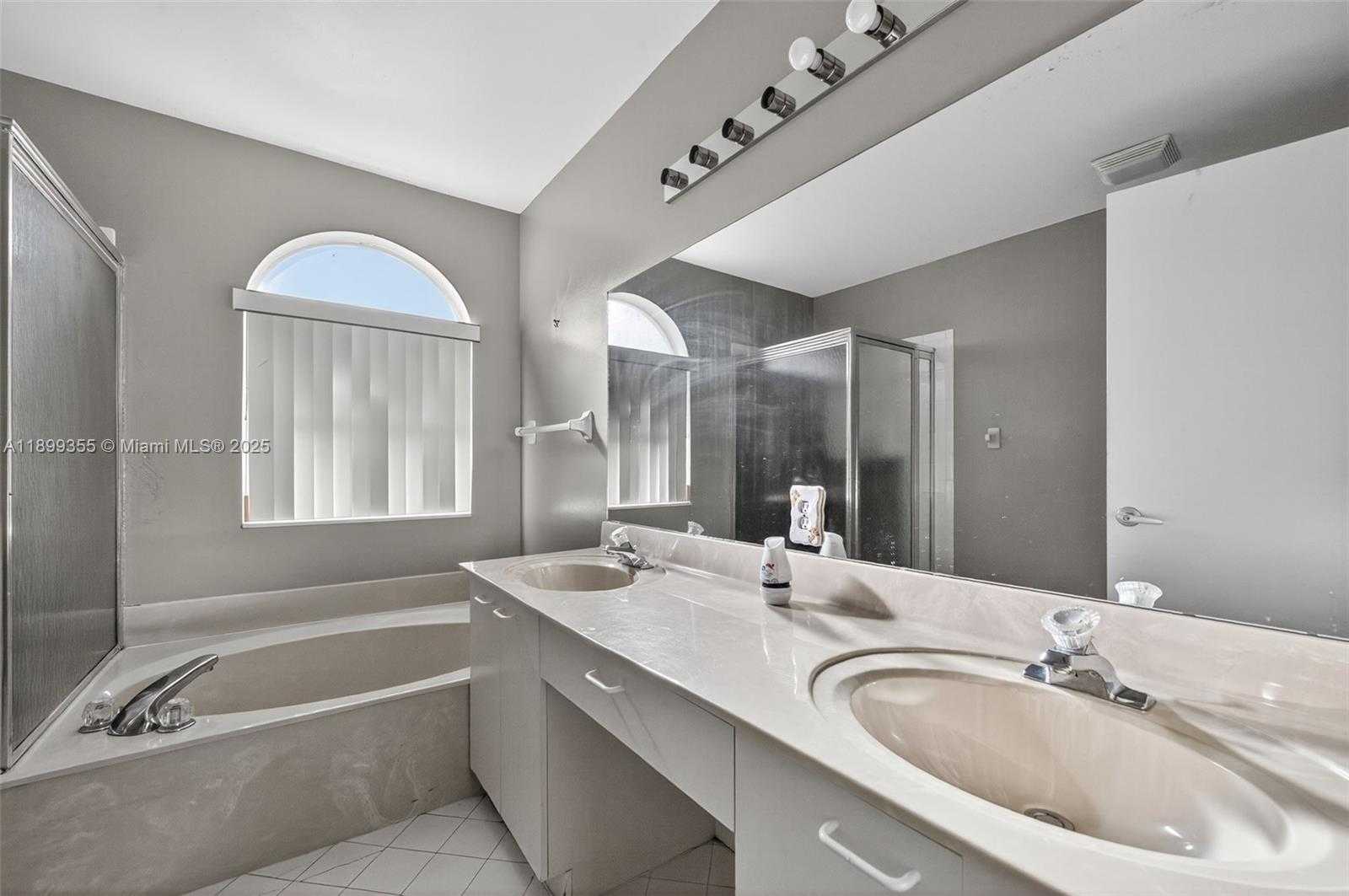 Small Image of 1392 NORTH WEST 159TH LN, Pembroke Pines Number 20