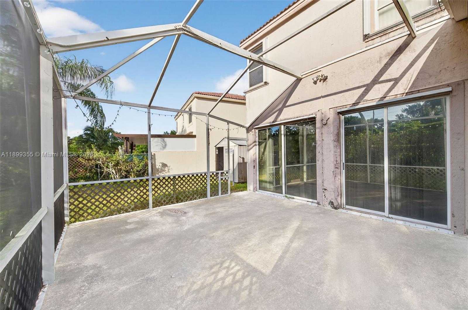 Small Image of 1392 NORTH WEST 159TH LN, Pembroke Pines Number 29