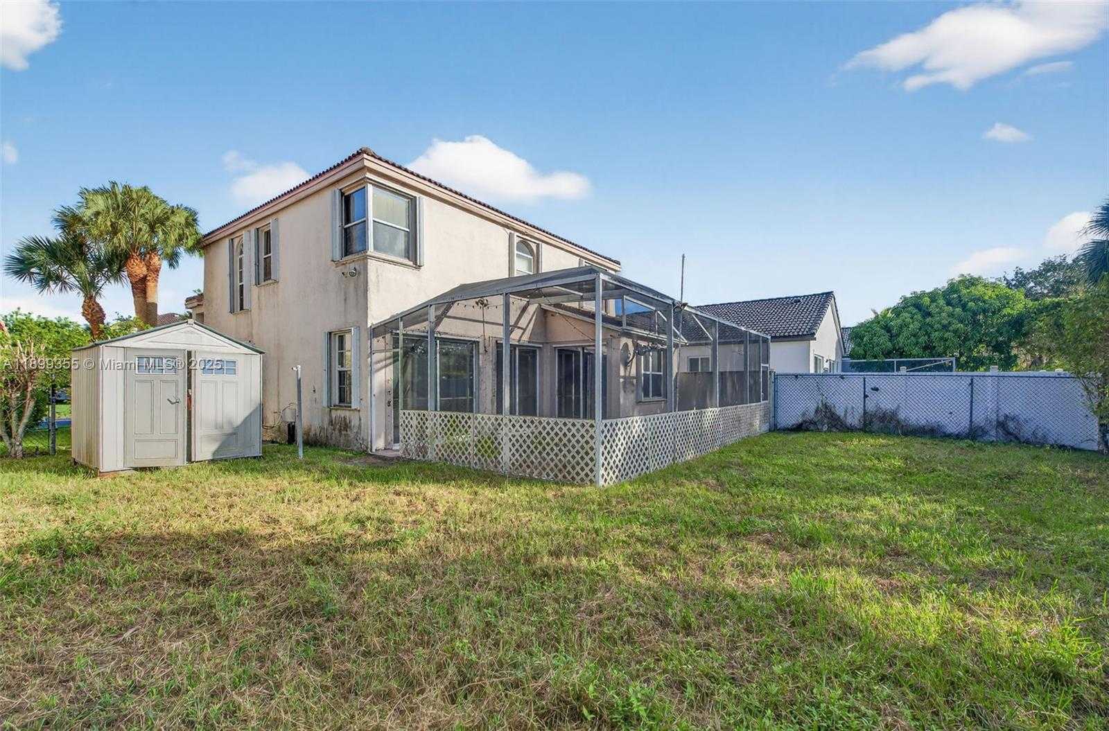 Small Image of 1392 NORTH WEST 159TH LN, Pembroke Pines Number 30