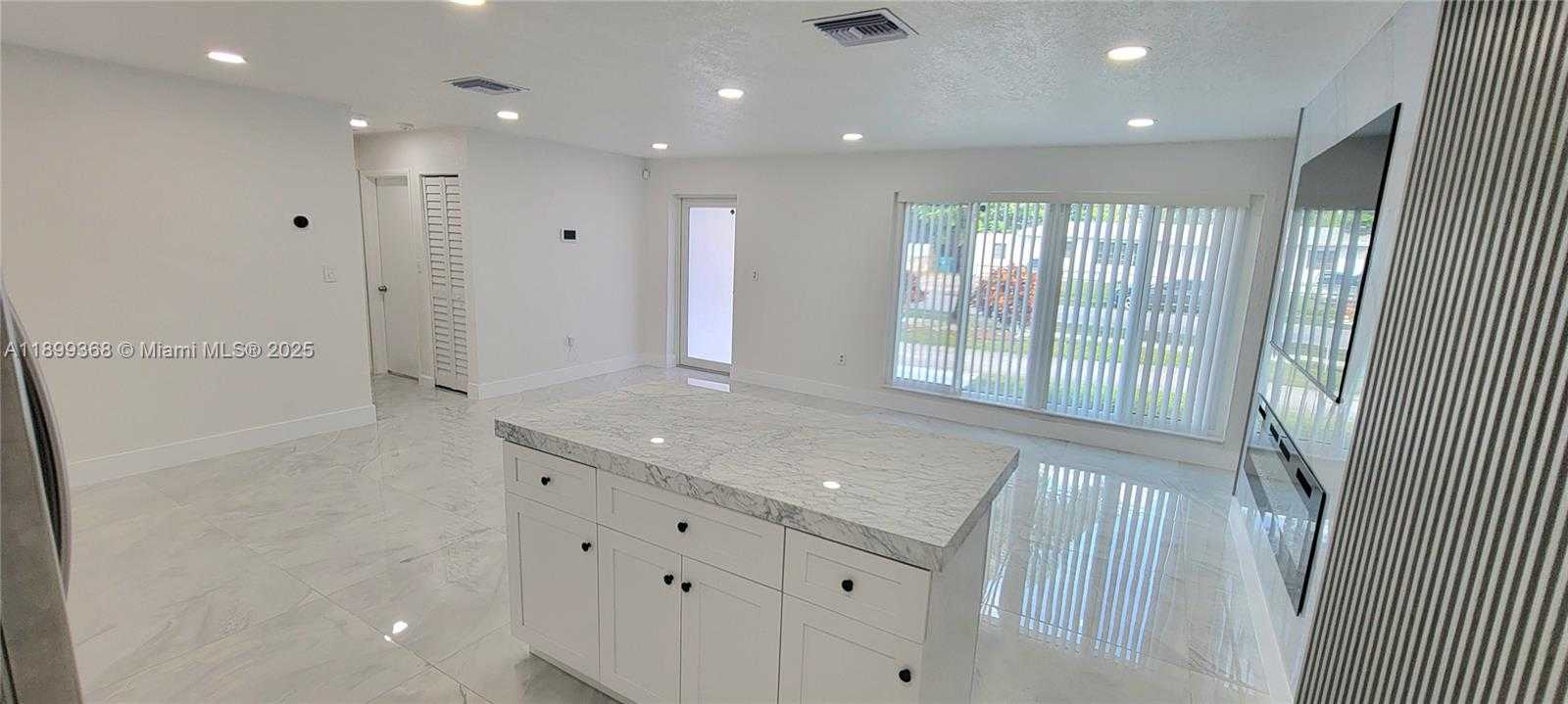 Small Image of 730 NORTH WEST 178TH TER, Miami Gardens Number 12