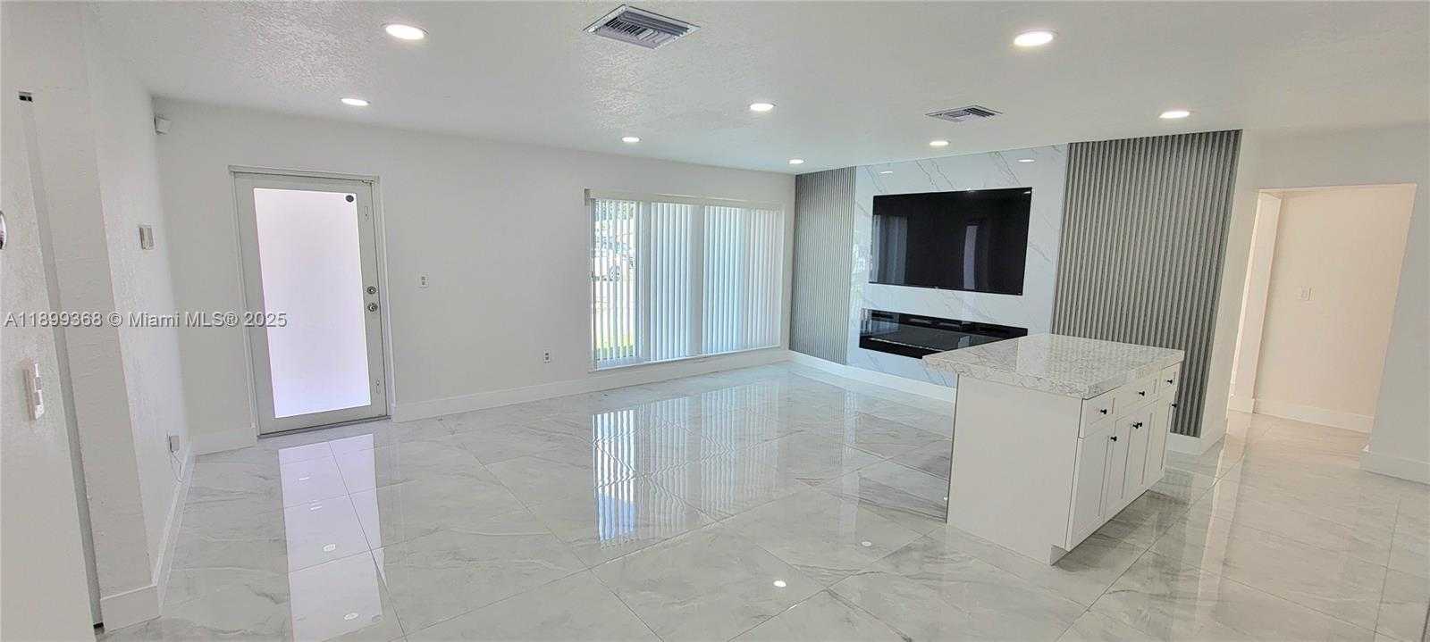 Small Image of 730 NORTH WEST 178TH TER, Miami Gardens Number 13