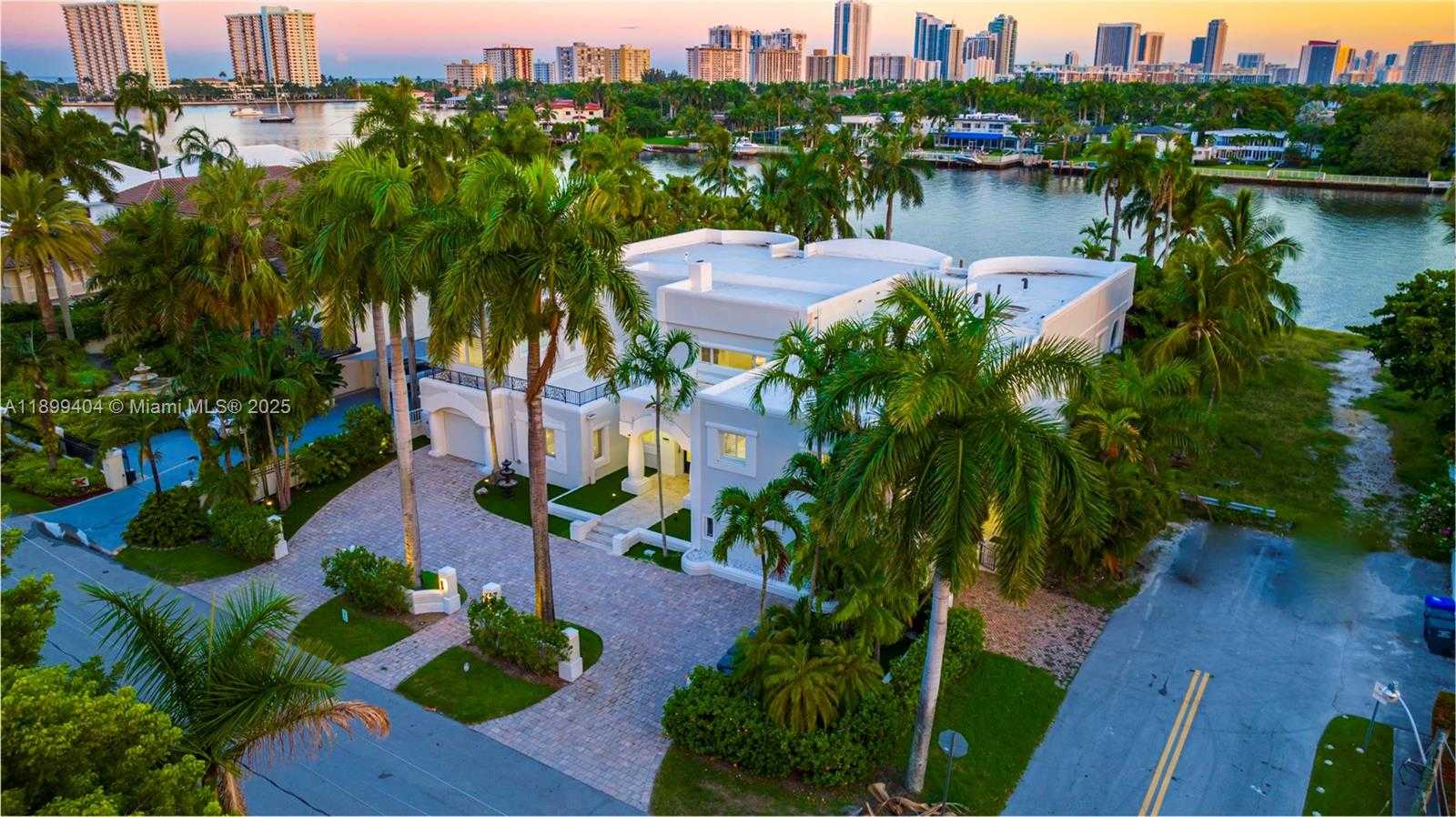 Small Image of 929 NORTH SOUTHLAKE DR, Hollywood Number 20