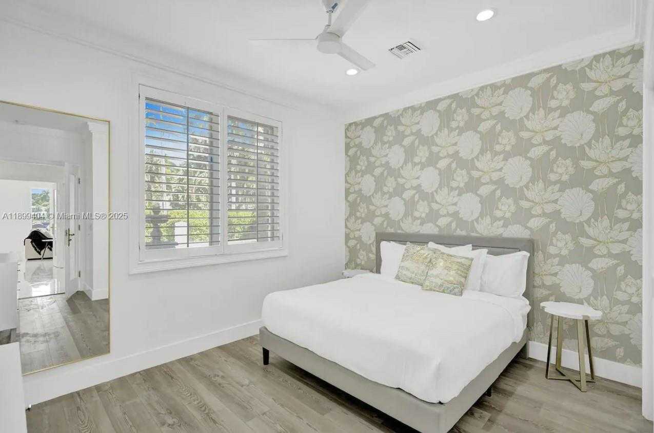 Small Image of 929 NORTH SOUTHLAKE DR, Hollywood Number 34