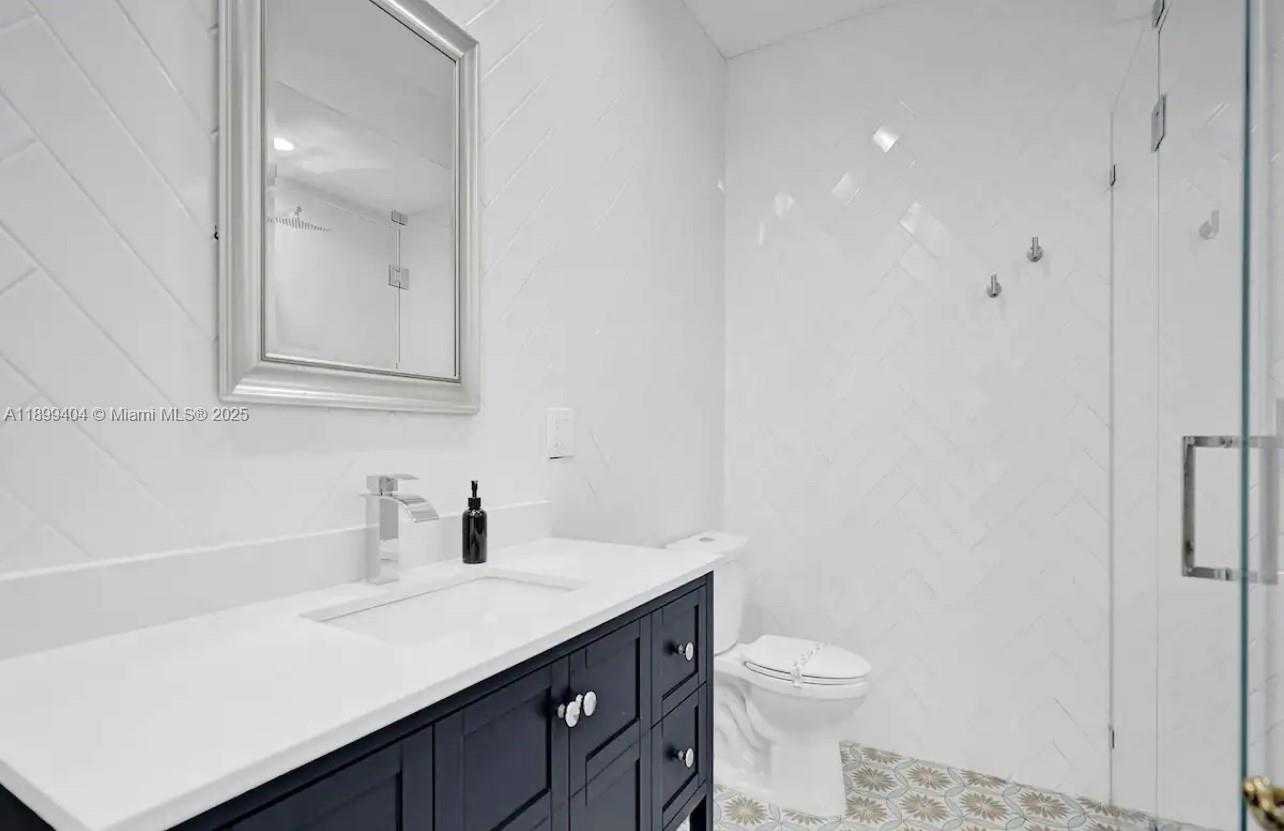 Small Image of 929 NORTH SOUTHLAKE DR, Hollywood Number 38