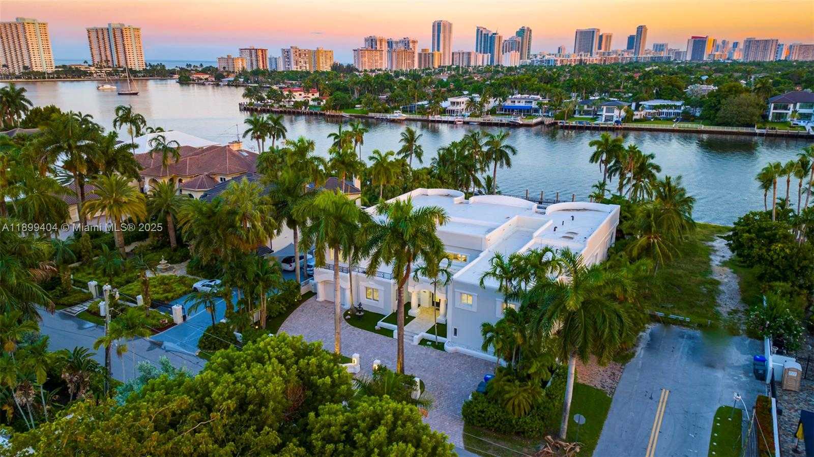 Small Image of 929 NORTH SOUTHLAKE DR, Hollywood Number 4