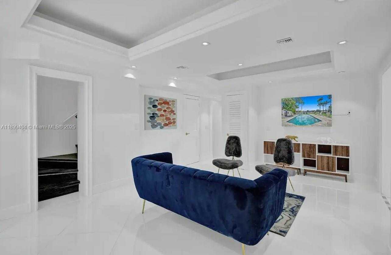 Small Image of 929 NORTH SOUTHLAKE DR, Hollywood Number 43