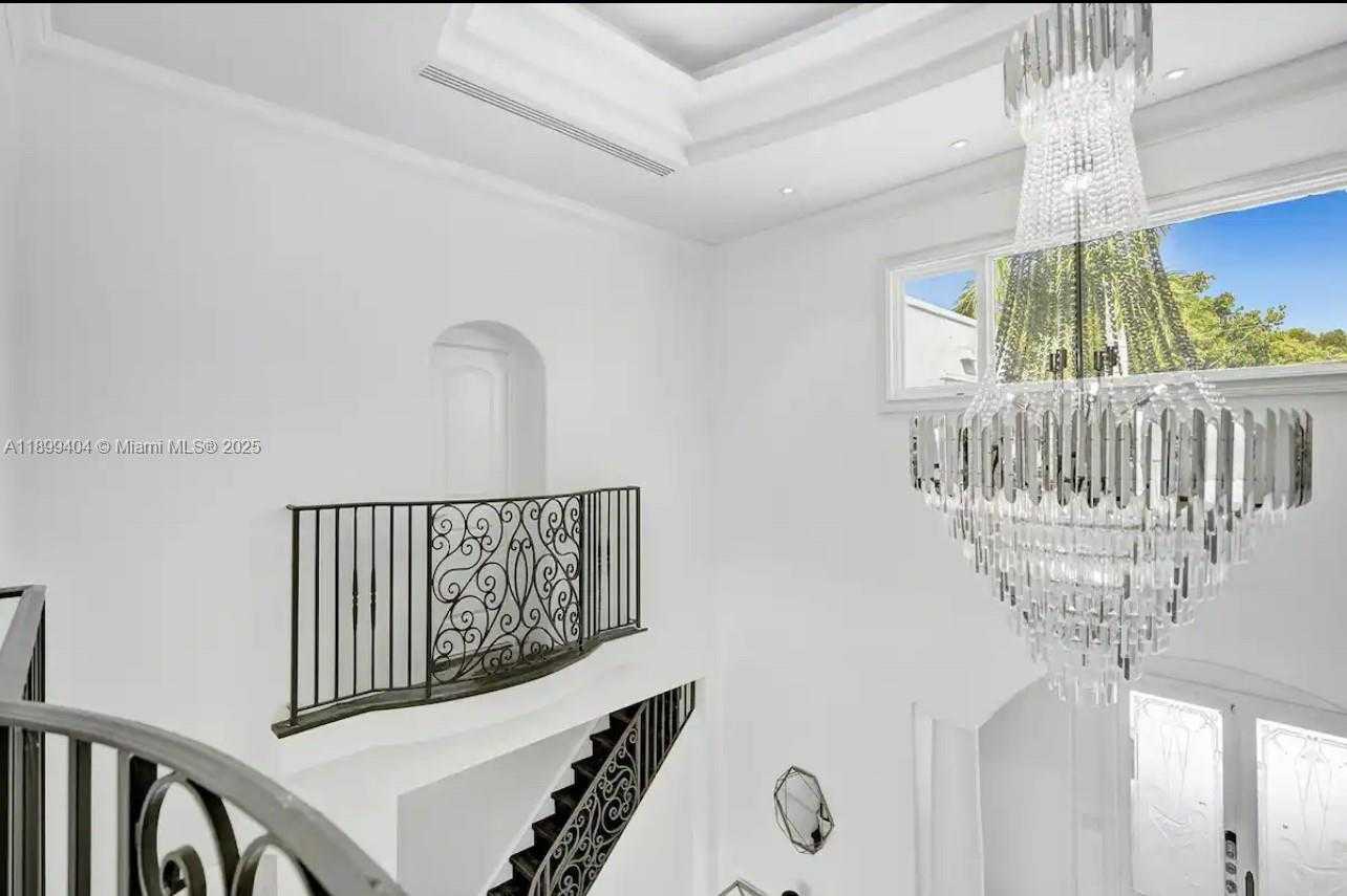 Small Image of 929 NORTH SOUTHLAKE DR, Hollywood Number 47