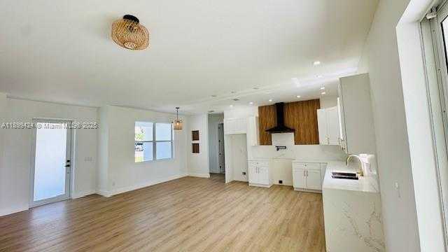 Small Image of 104 LAVENDER, Lake Placid Number 5