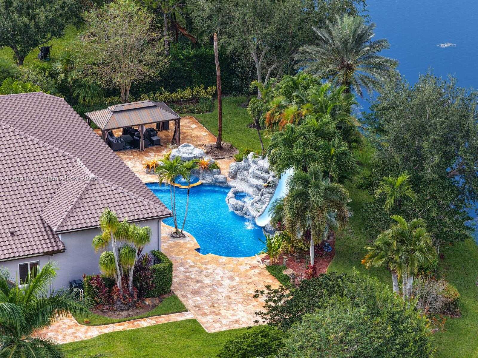 Small Image of 12995 SOUTH WEST 40TH ST, Davie Number 2