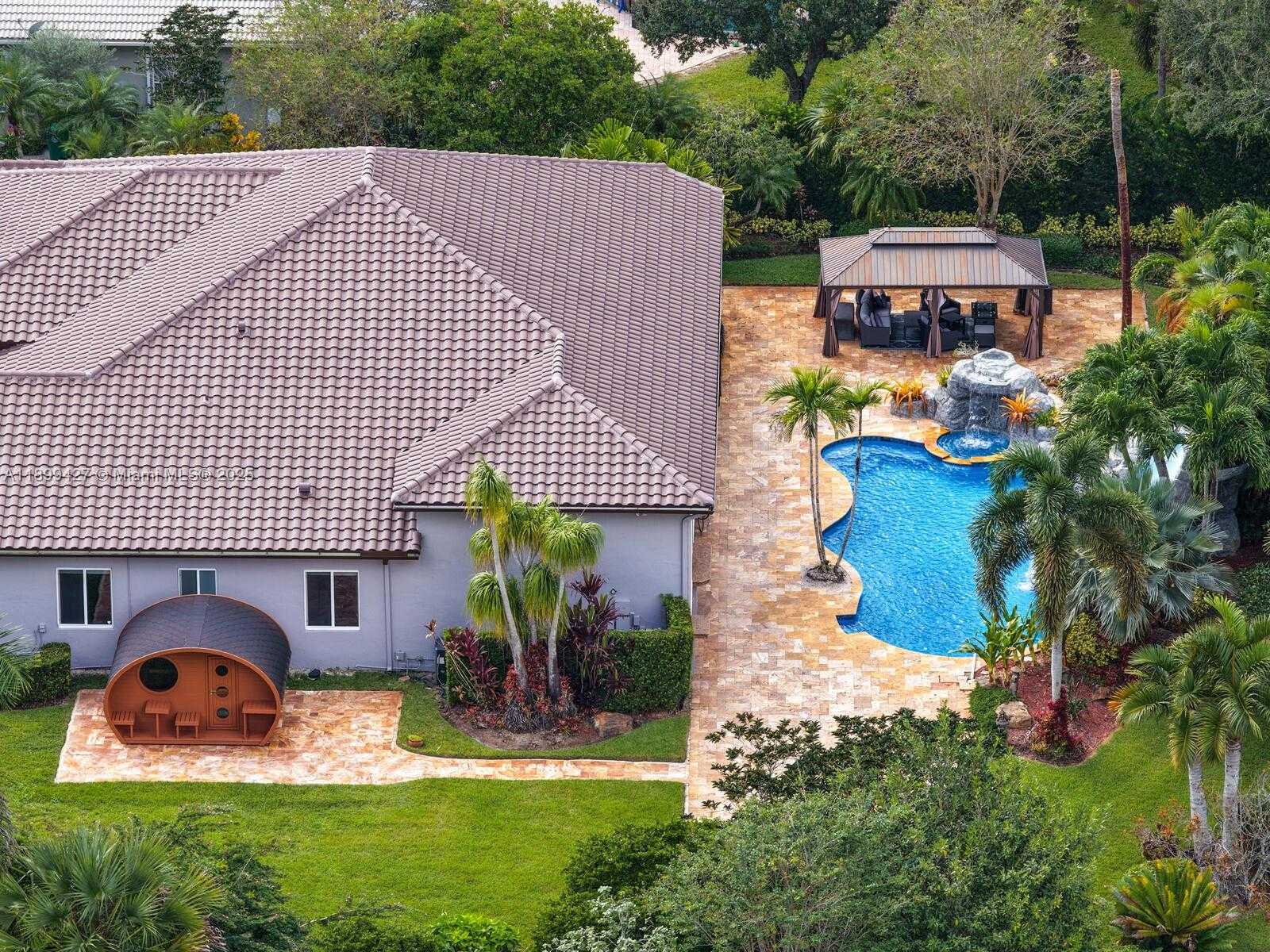 Small Image of 12995 SOUTH WEST 40TH ST, Davie Number 3
