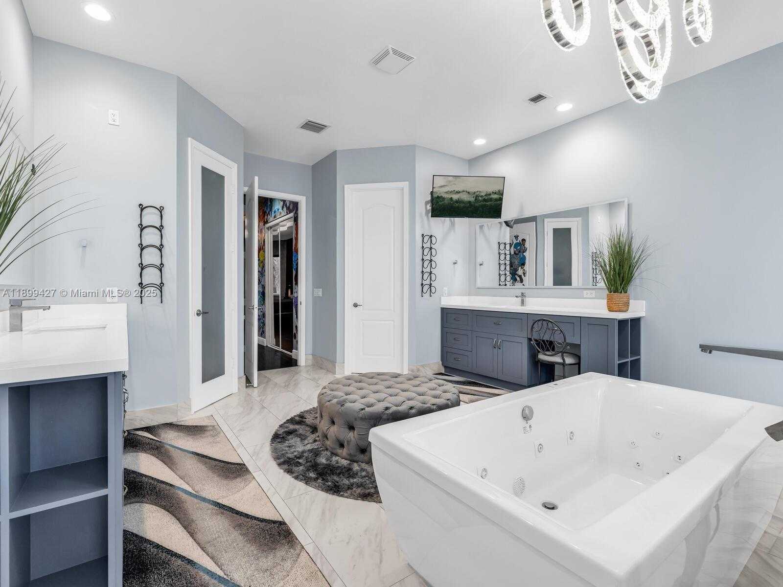 Small Image of 12995 SOUTH WEST 40TH ST, Davie Number 32