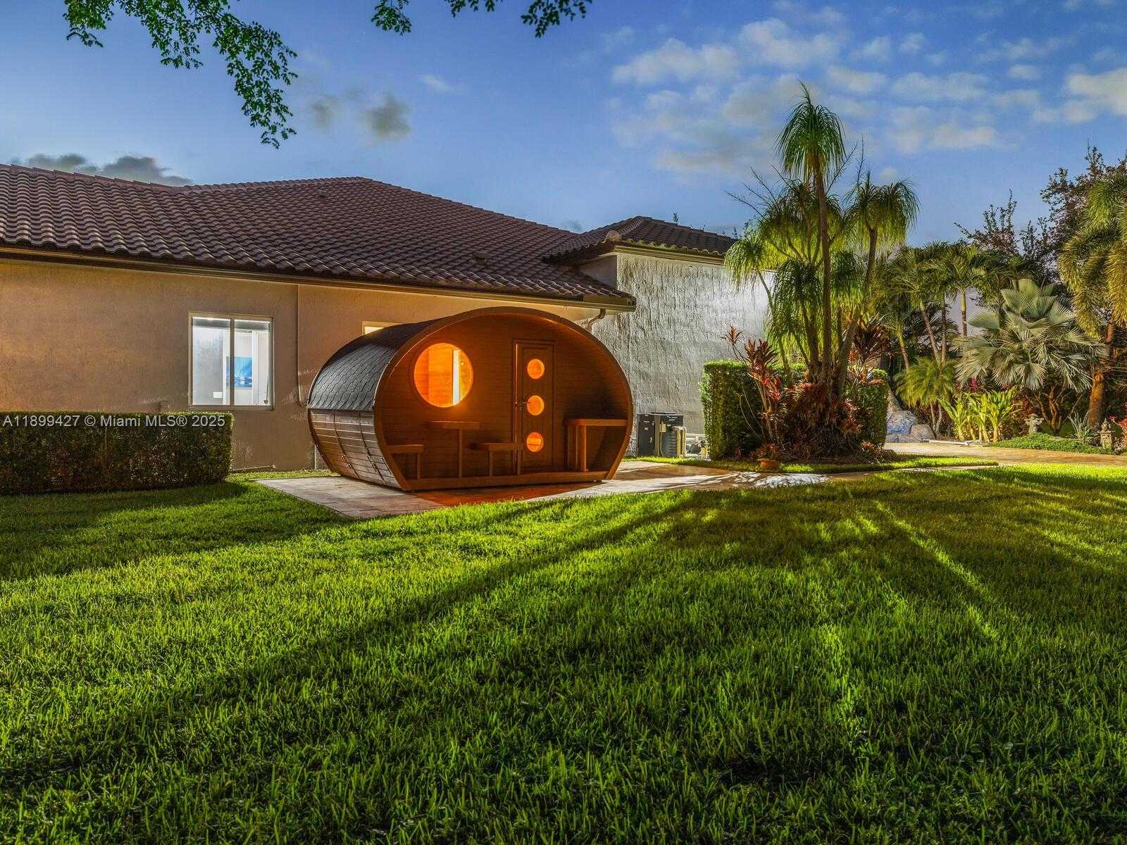 Small Image of 12995 SOUTH WEST 40TH ST, Davie Number 39