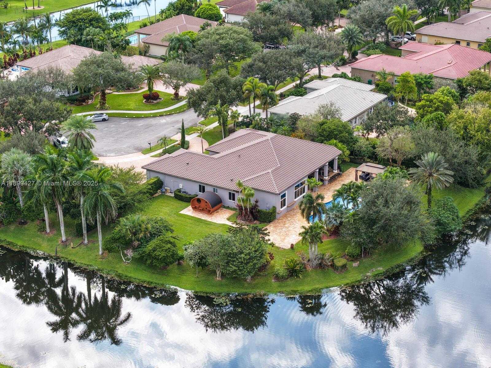 Small Image of 12995 SOUTH WEST 40TH ST, Davie Number 4