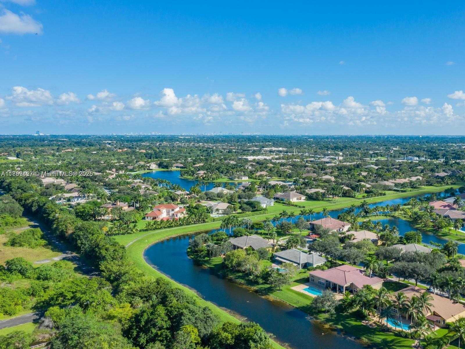 Small Image of 12995 SOUTH WEST 40TH ST, Davie Number 72
