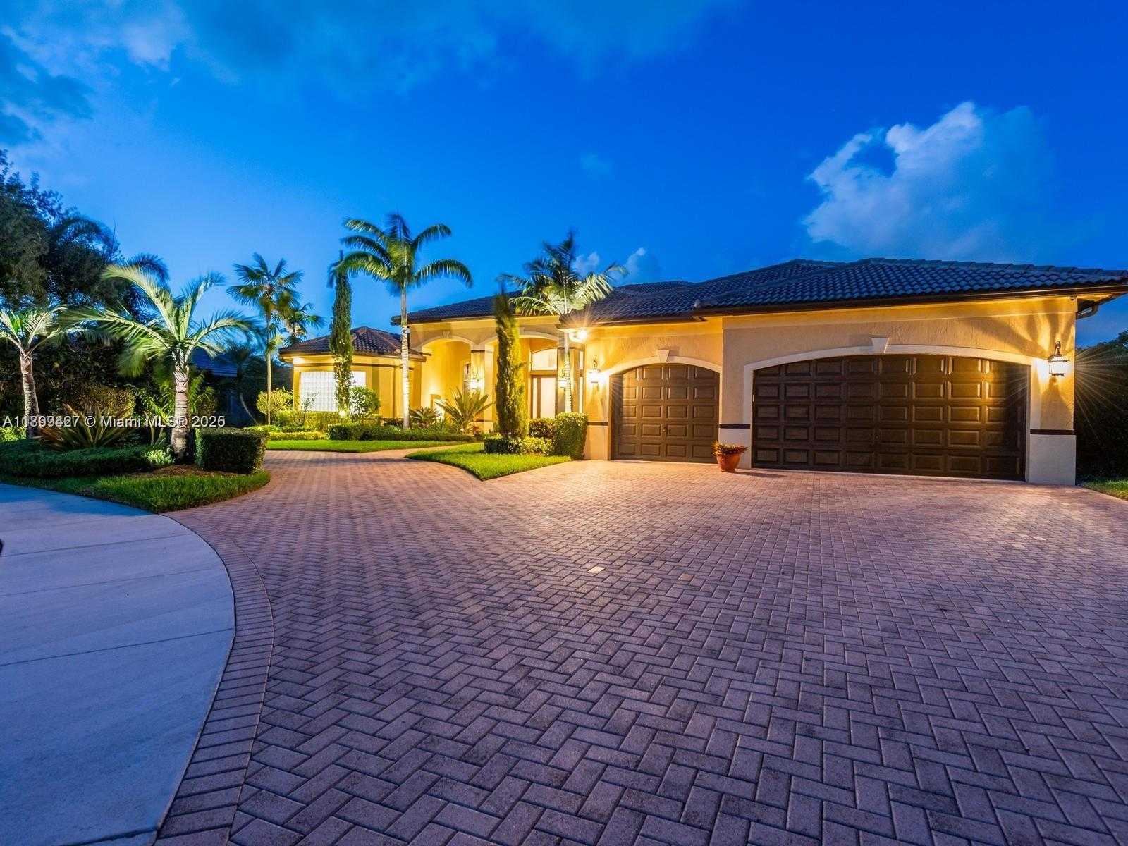 Small Image of 12995 SOUTH WEST 40TH ST, Davie Number 9