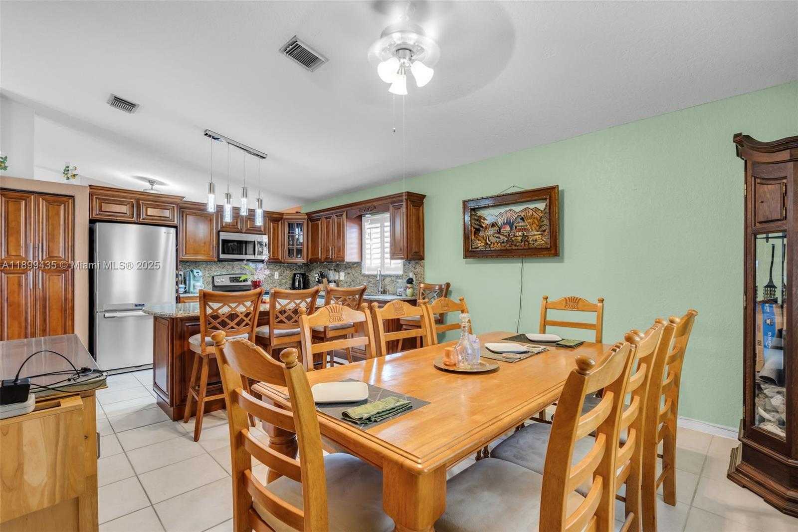 Small Image of 7967 NORTH WEST 186TH TER, Hialeah Number 14