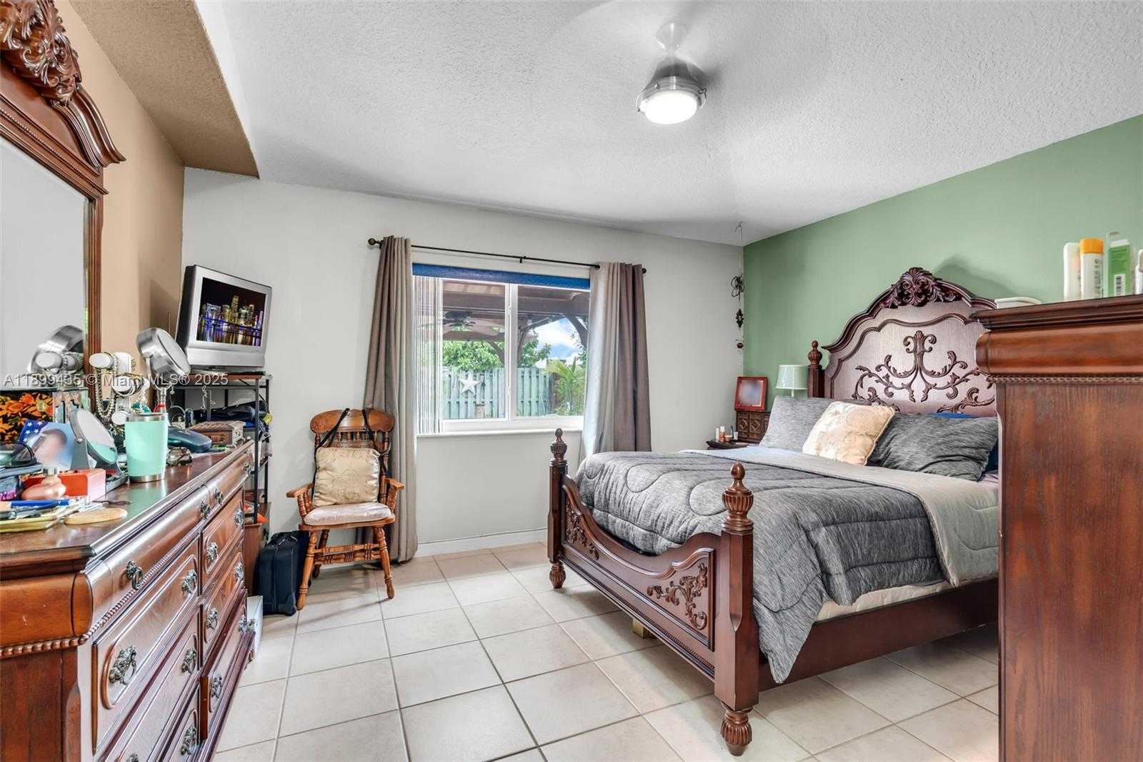 Small Image of 7967 NORTH WEST 186TH TER, Hialeah Number 16