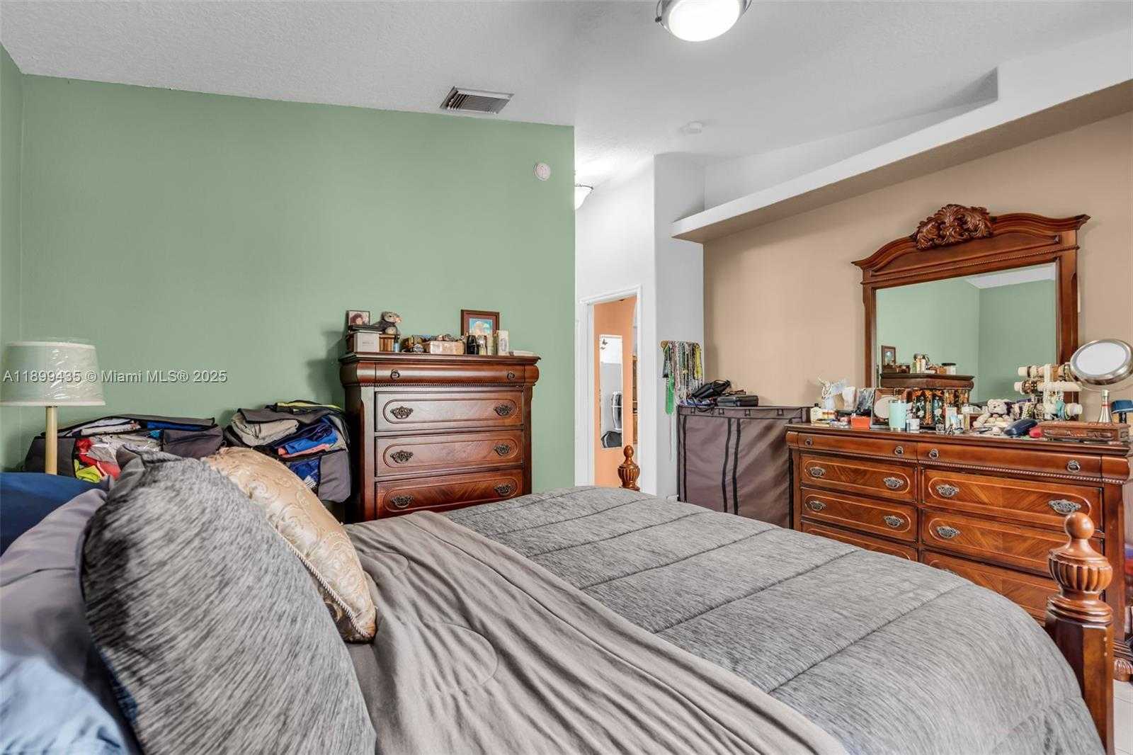 Small Image of 7967 NORTH WEST 186TH TER, Hialeah Number 17