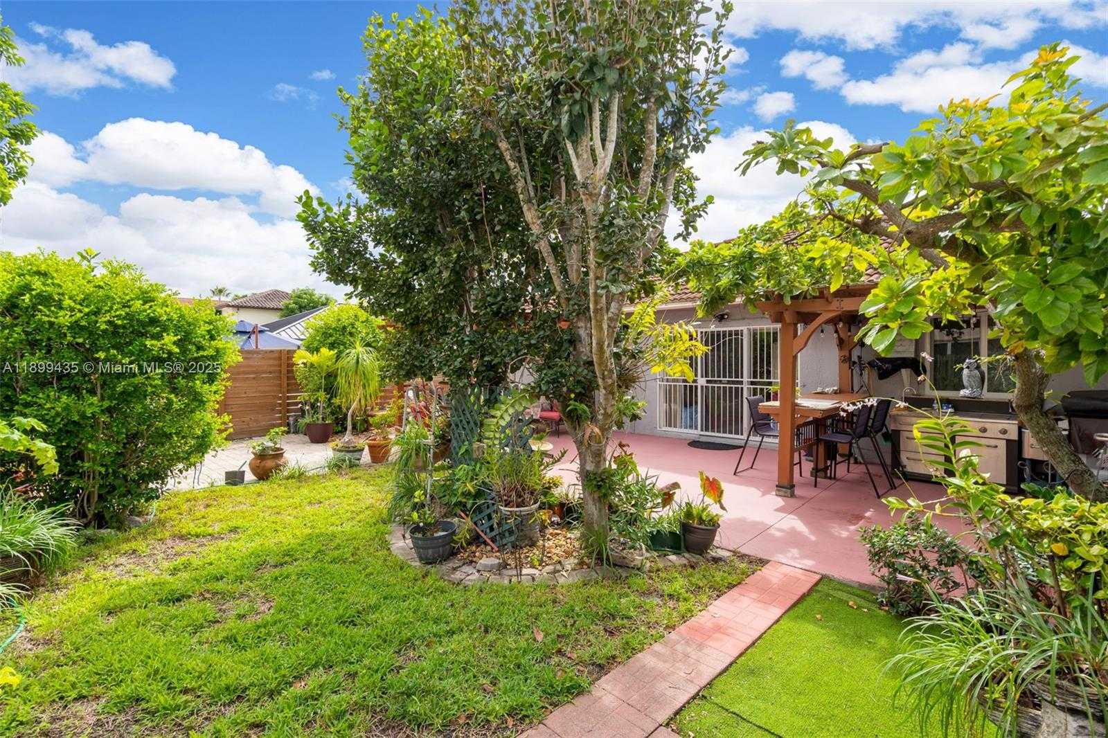 Small Image of 7967 NORTH WEST 186TH TER, Hialeah Number 31