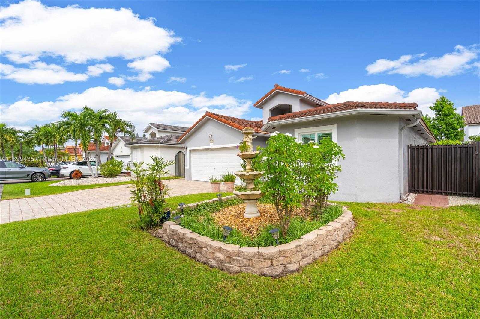 Small Image of 7967 NORTH WEST 186TH TER, Hialeah Number 4