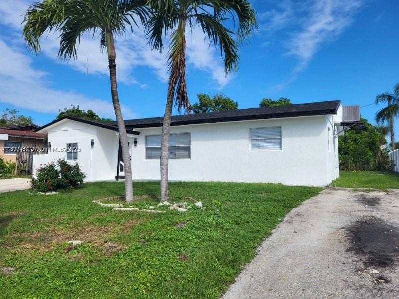 Small Image of 651 SOUTH WEST 14TH ST, Deerfield Beach Number 3