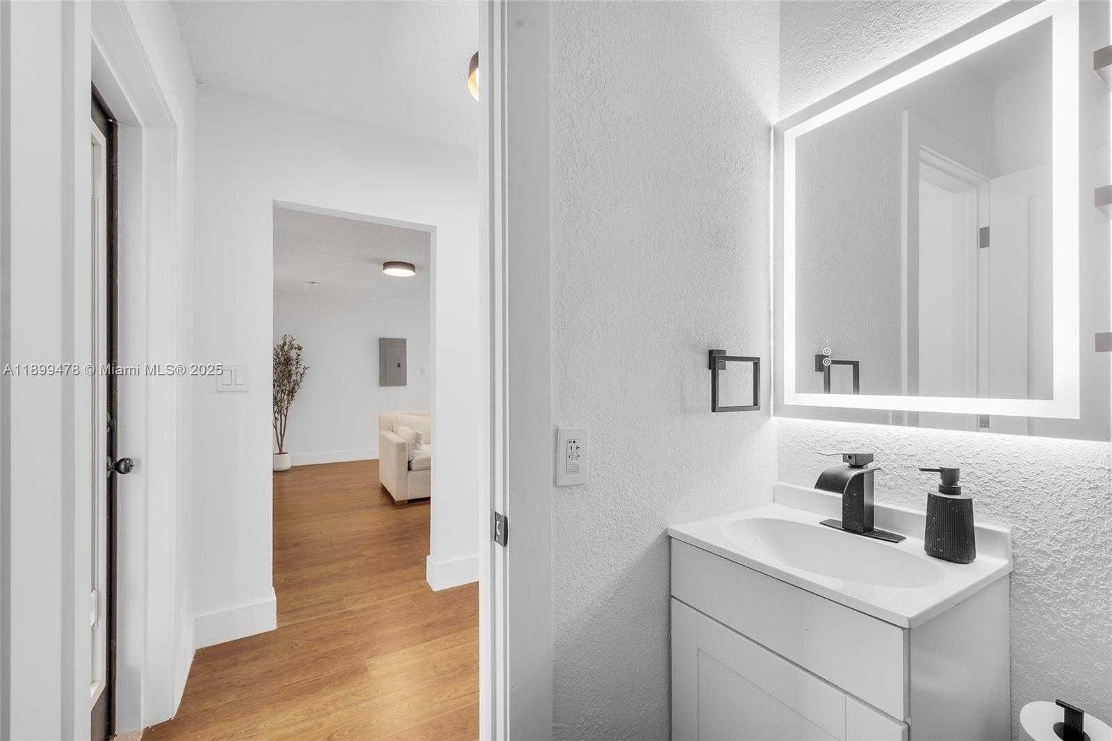 Small Image of 485 NORTH WEST 132ND ST, North Miami Number 11