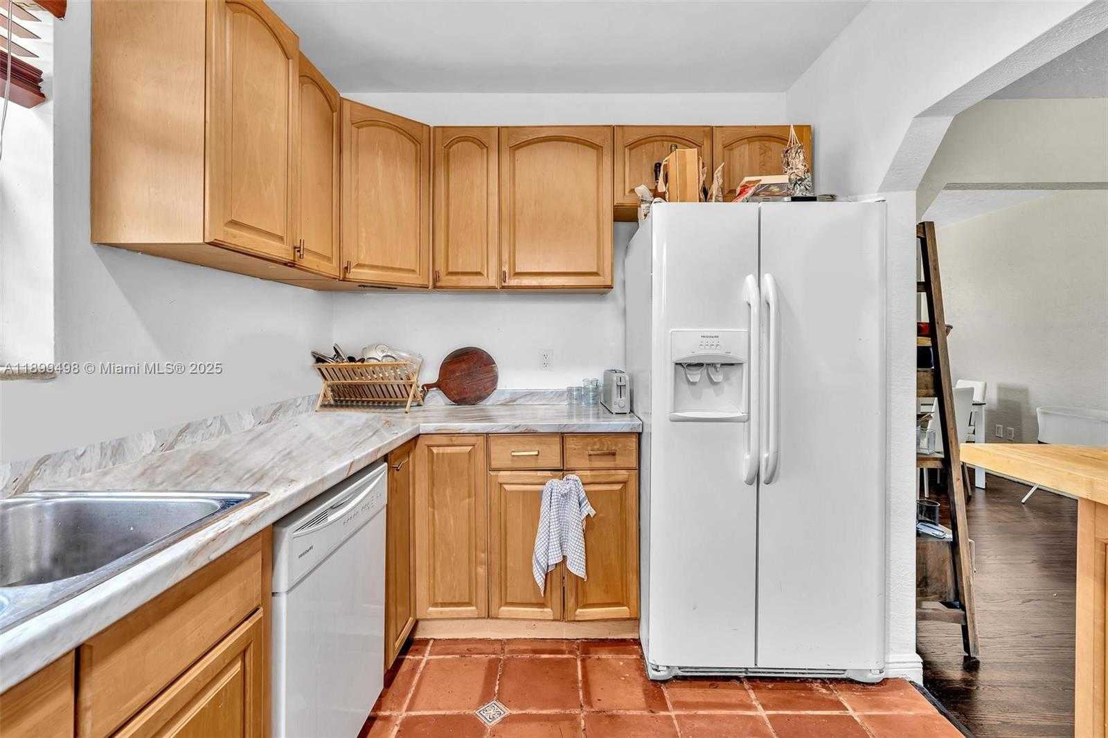 Small Image of 836 WEST 40TH ST, Miami Beach Number 21