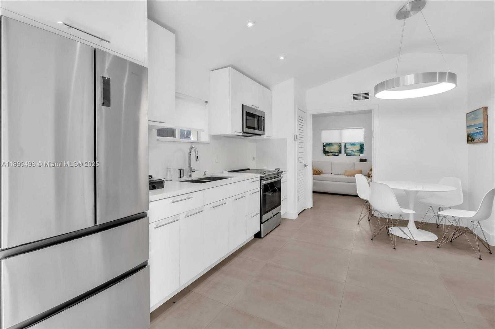 Small Image of 836 WEST 40TH ST, Miami Beach Number 32