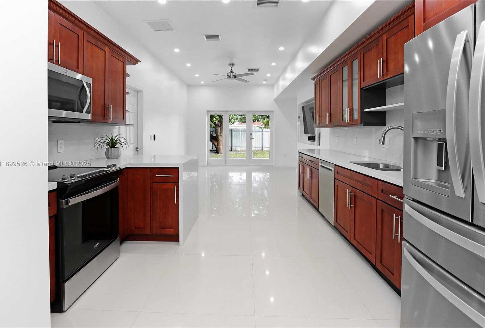 Small Image of 1429 RODMAN ST, Hollywood Number 11