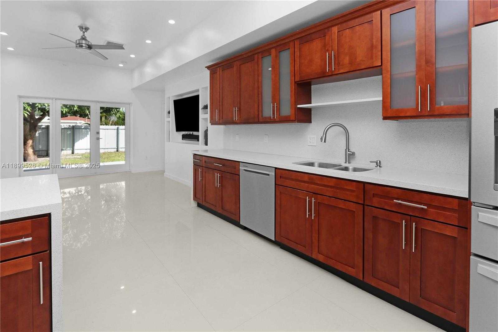 Small Image of 1429 RODMAN ST, Hollywood Number 12