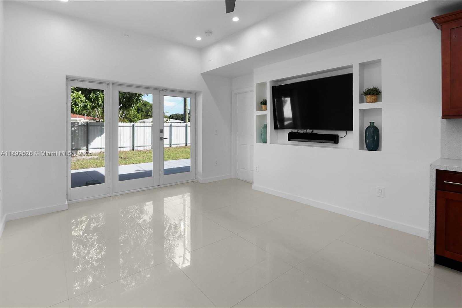 Small Image of 1429 RODMAN ST, Hollywood Number 17