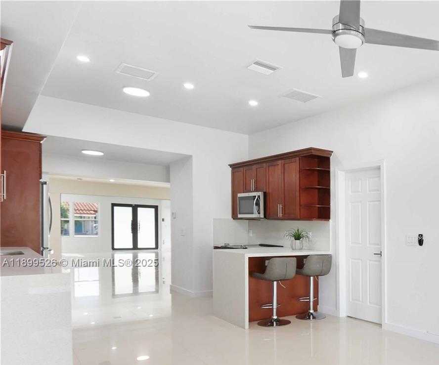 Small Image of 1429 RODMAN ST, Hollywood Number 19