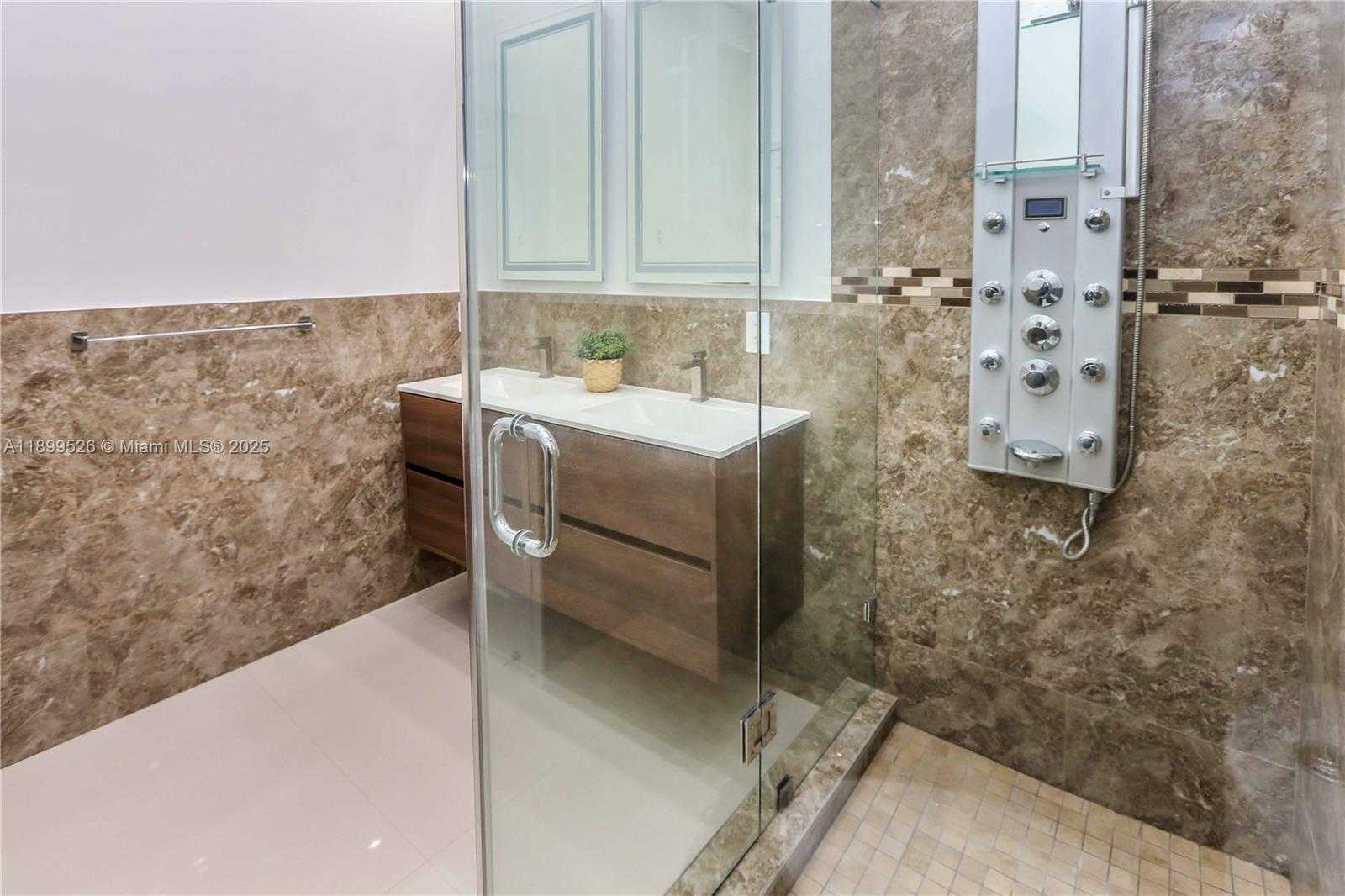Small Image of 1429 RODMAN ST, Hollywood Number 22