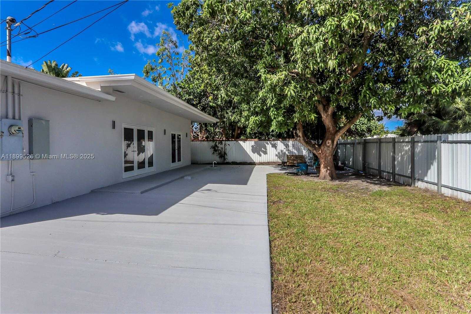 Small Image of 1429 RODMAN ST, Hollywood Number 38