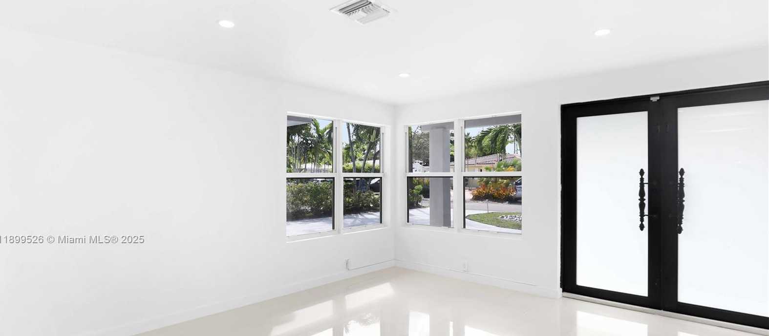 Small Image of 1429 RODMAN ST, Hollywood Number 5