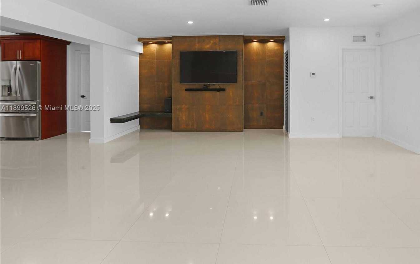 Small Image of 1429 RODMAN ST, Hollywood Number 8