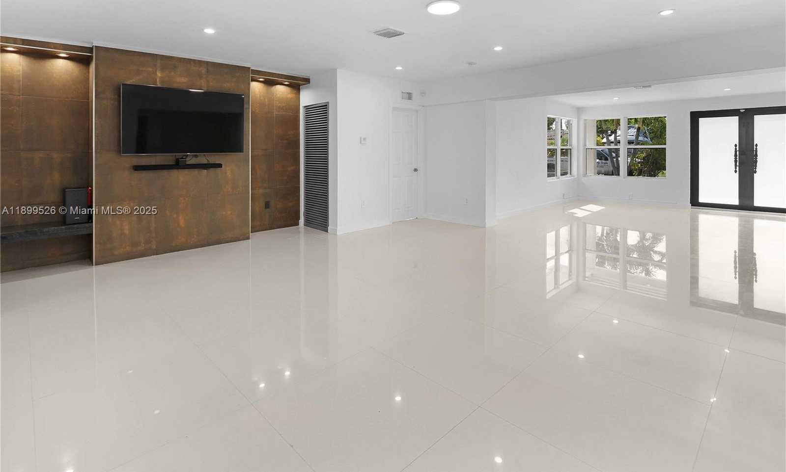 Small Image of 1429 RODMAN ST, Hollywood Number 9