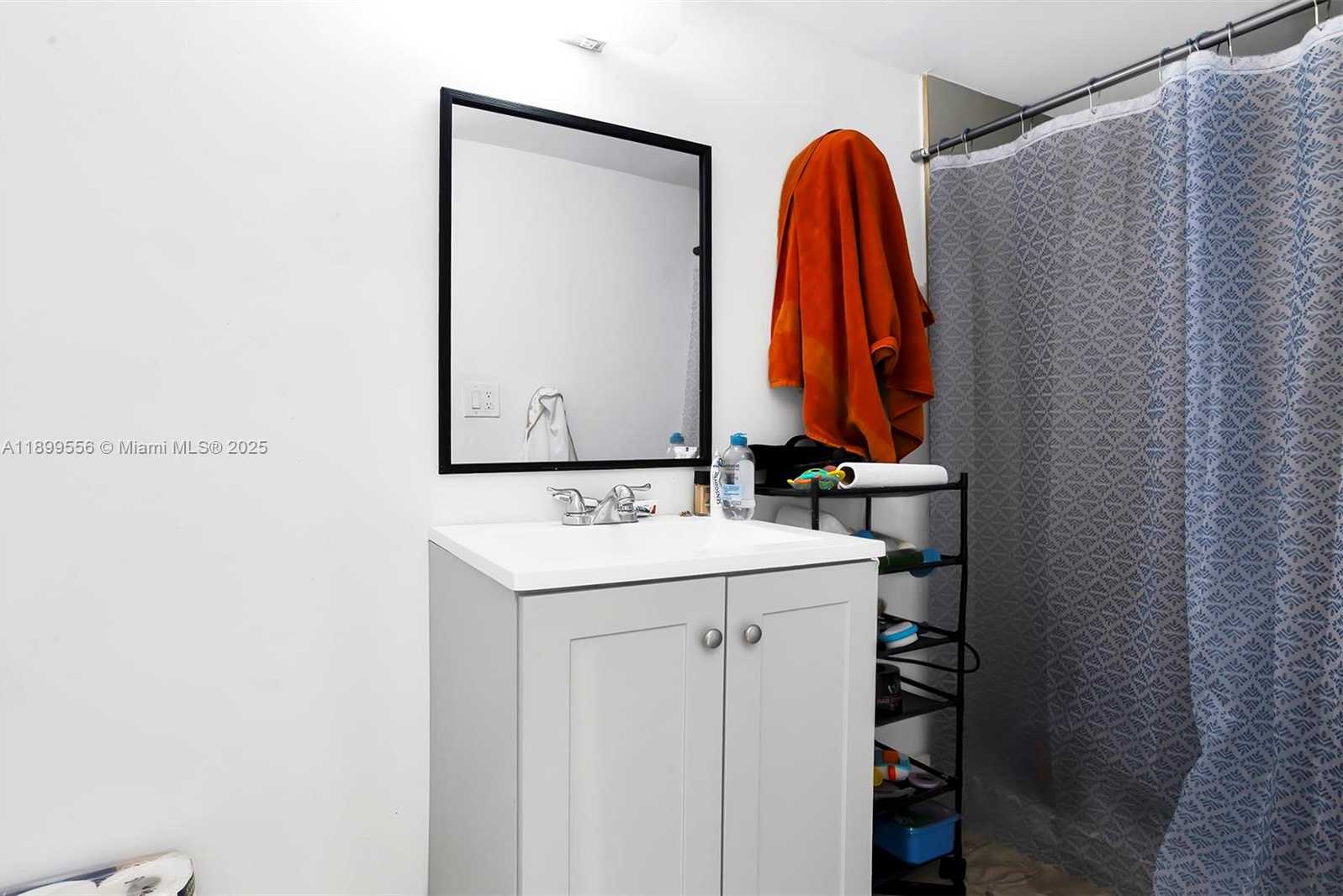 Small Image of 6108 NORTH WEST 8TH ST, Margate Number 25