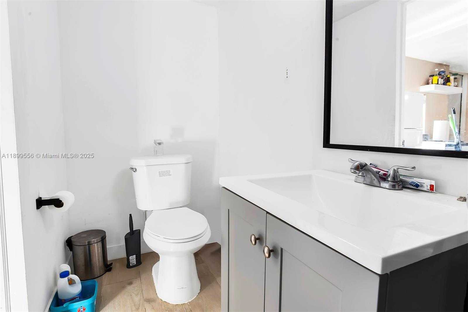 Small Image of 6108 NORTH WEST 8TH ST, Margate Number 26