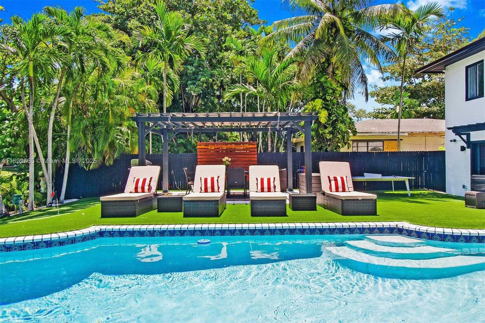 Small Image of 11975 WEST BISCAYNE CANAL RD, Miami Number 11