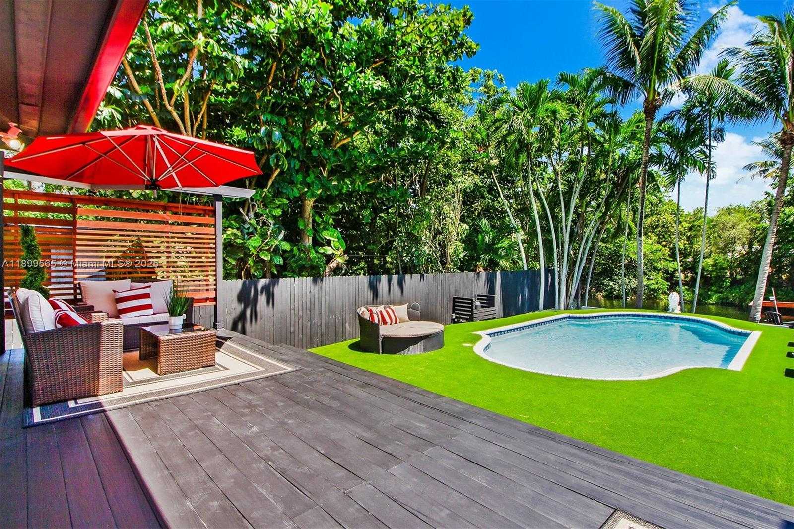 Small Image of 11975 WEST BISCAYNE CANAL RD, Miami Number 3