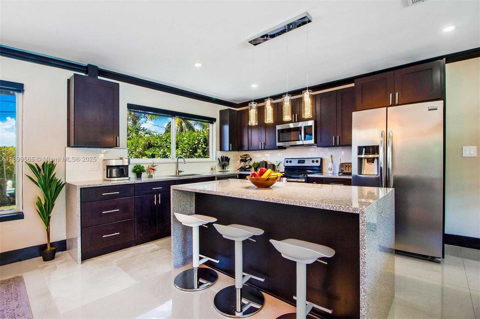 Small Image of 11975 WEST BISCAYNE CANAL RD, Miami Number 32