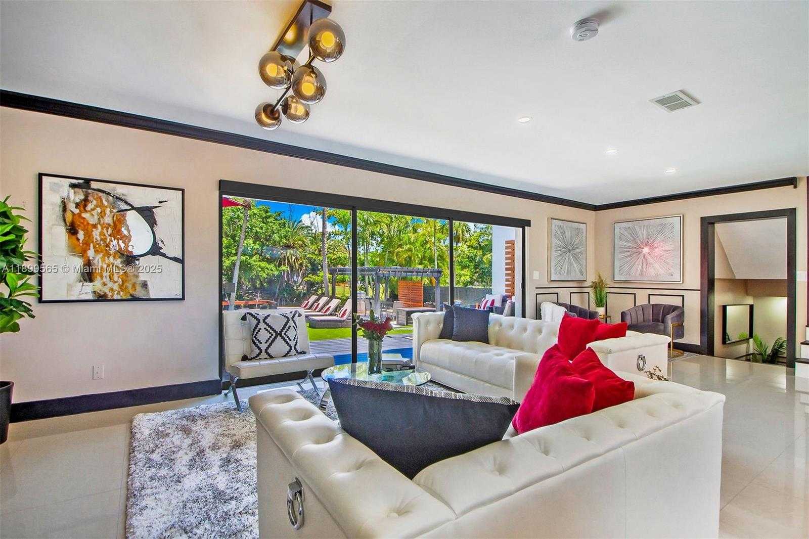 Small Image of 11975 WEST BISCAYNE CANAL RD, Miami Number 37