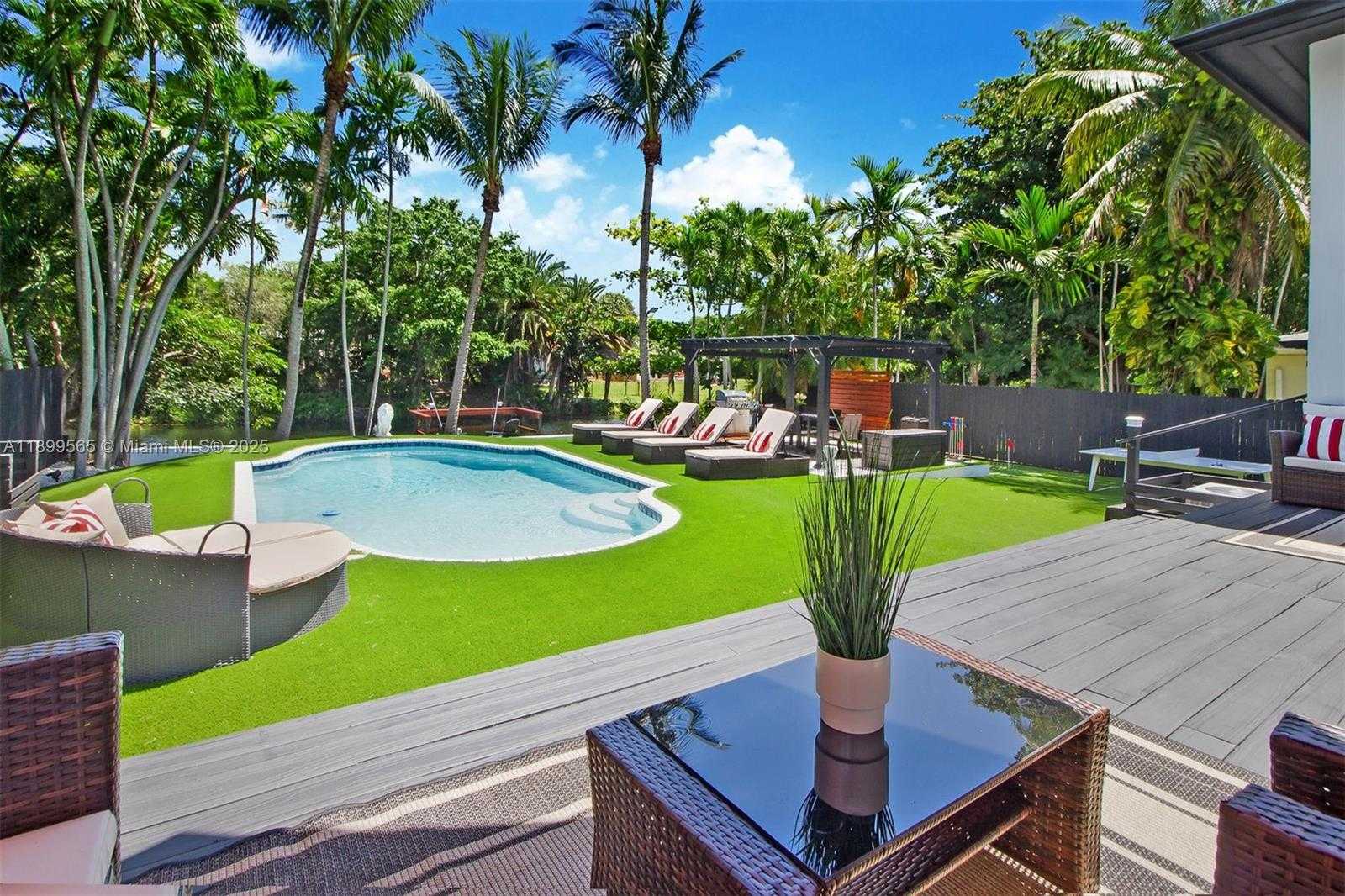 Small Image of 11975 WEST BISCAYNE CANAL RD, Miami Number 58