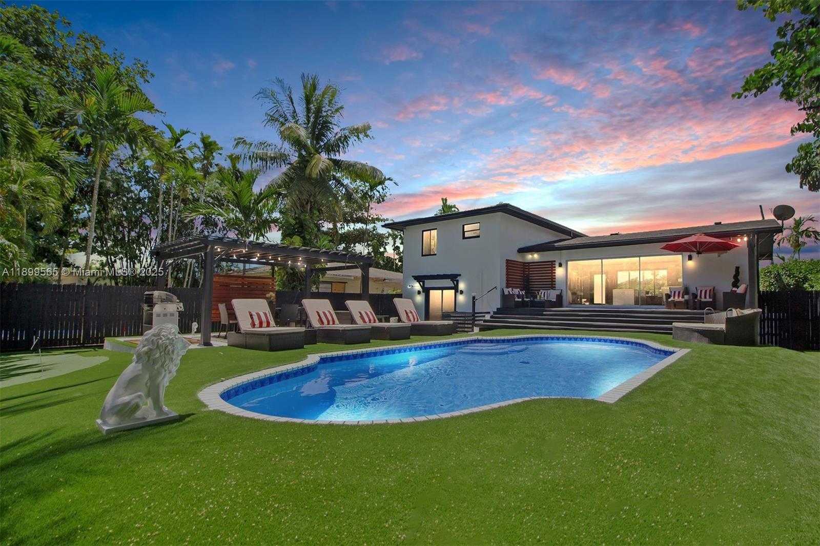 Small Image of 11975 WEST BISCAYNE CANAL RD, Miami Number 59