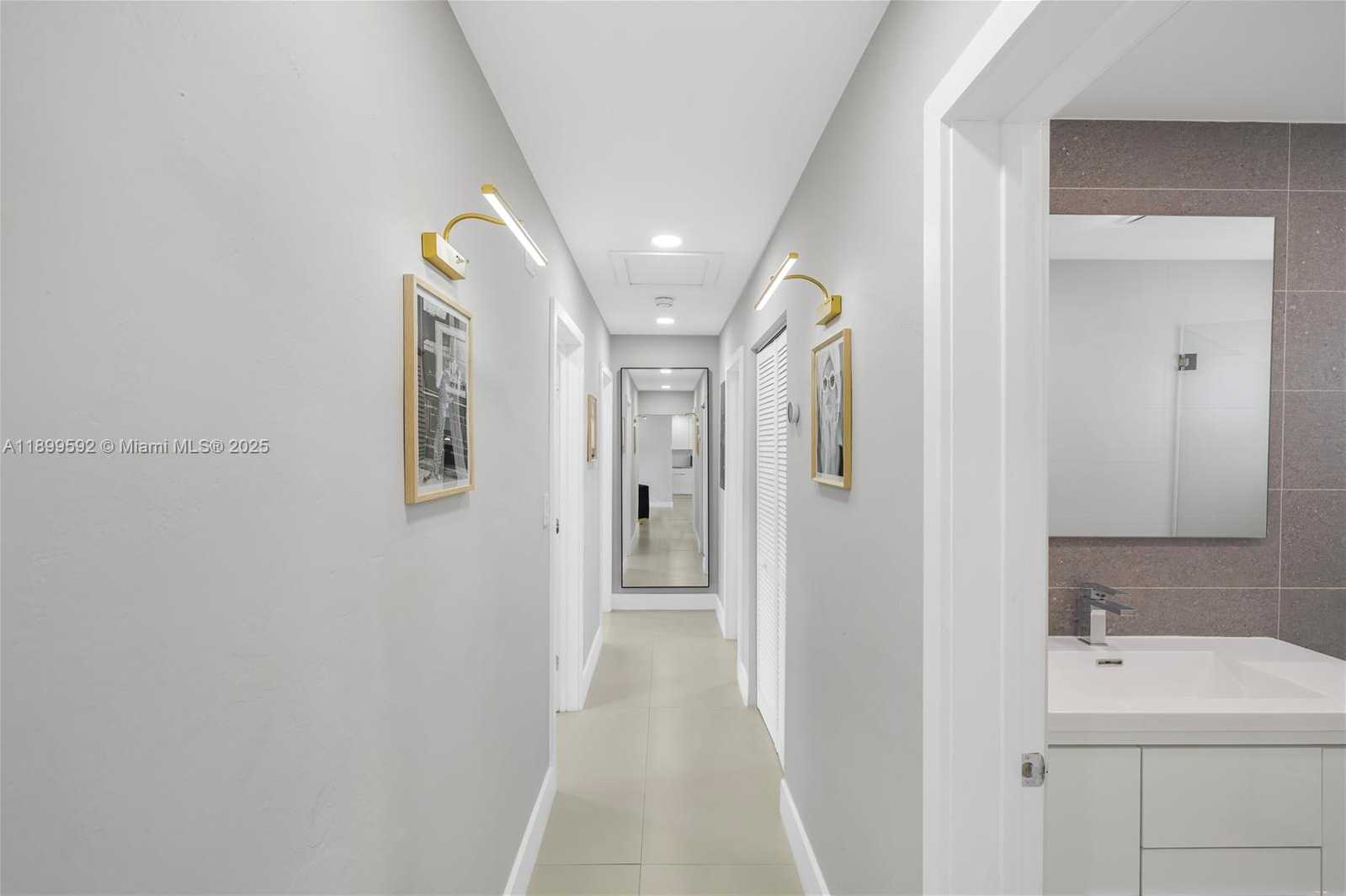 Small Image of 1104 NORTH 13TH TER, Hollywood Number 17