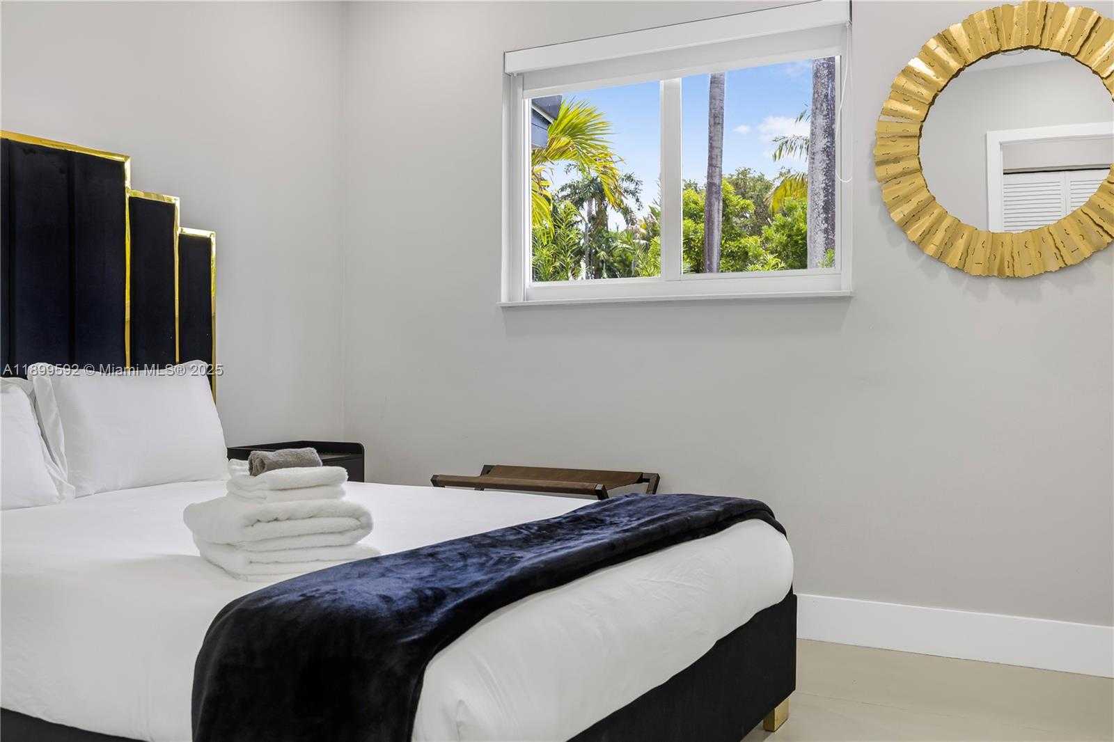 Small Image of 1104 NORTH 13TH TER, Hollywood Number 18