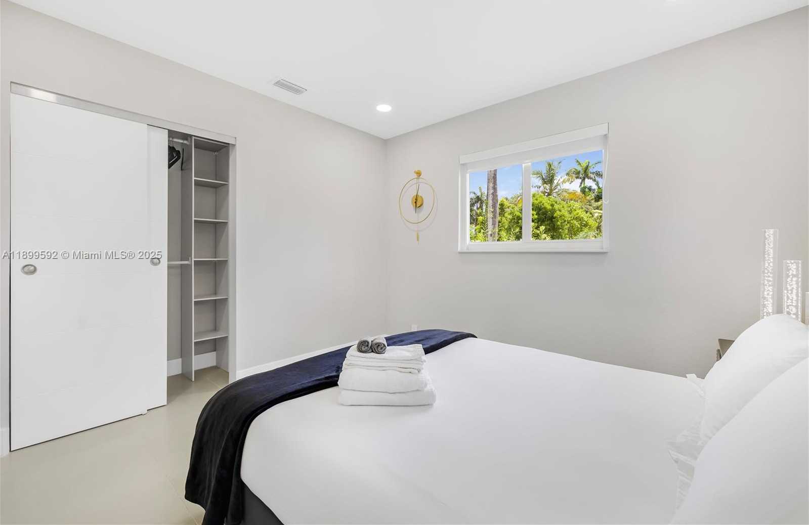 Small Image of 1104 NORTH 13TH TER, Hollywood Number 20
