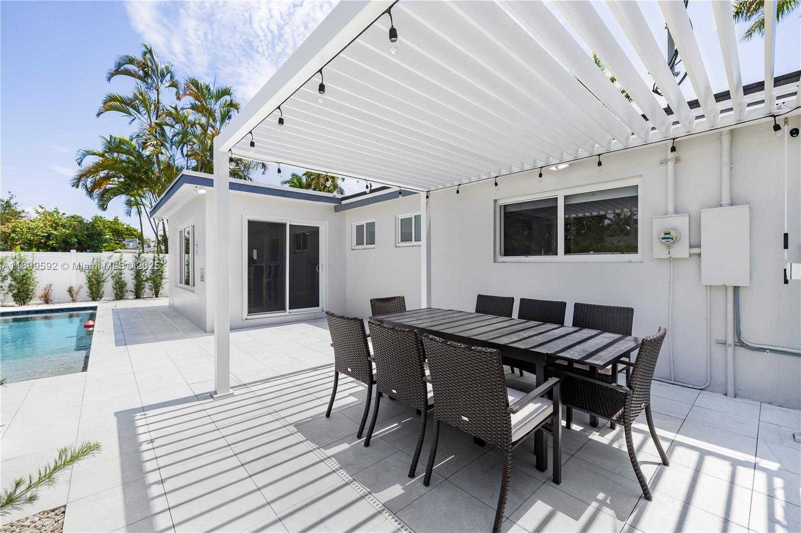 Small Image of 1104 NORTH 13TH TER, Hollywood Number 39